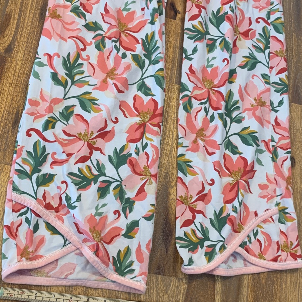 Garnet Hill Asian Wrap floral pajamas. Size small. - Picture 14 of 16